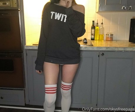 skysfreepage model pretty galleries