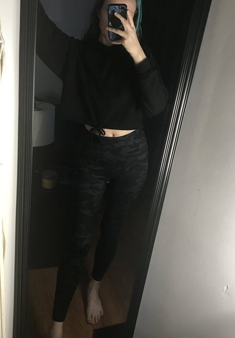 skysfreepage star nudes galleries