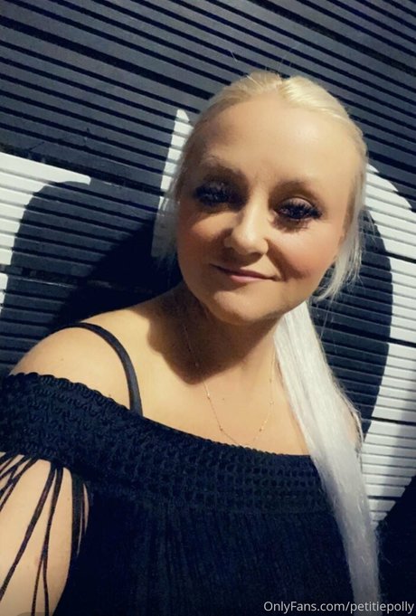 petitiepolly pornstar sexy img