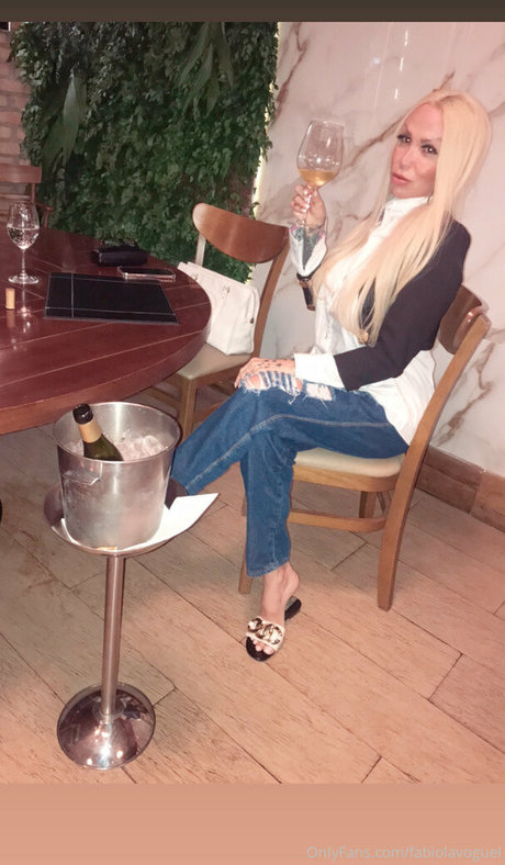 blonde small tits onlyfans sexy nude picture