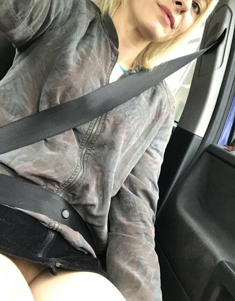 lisa69xxx hot model pic