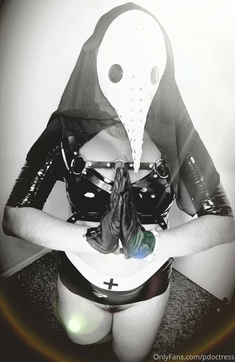 PDoctress naked star pictures