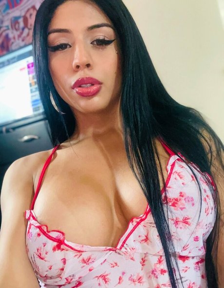 Ryah Vegas model sexy photo