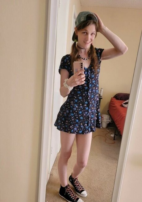 Hexakush nudes model photo