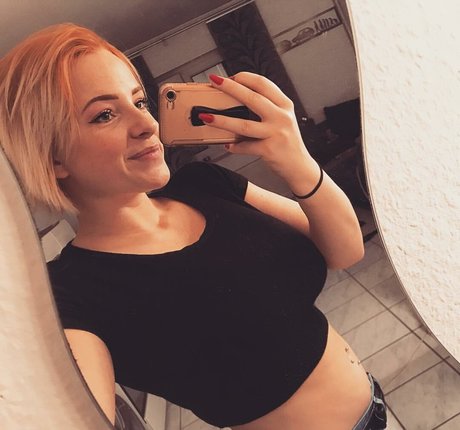 Sarah Neuhaus free pornstar picture