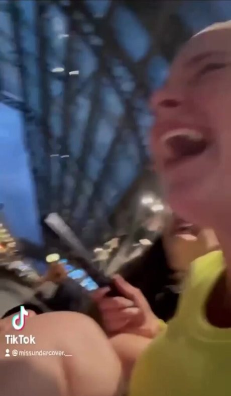 Sarah Neuhaus Profile photo