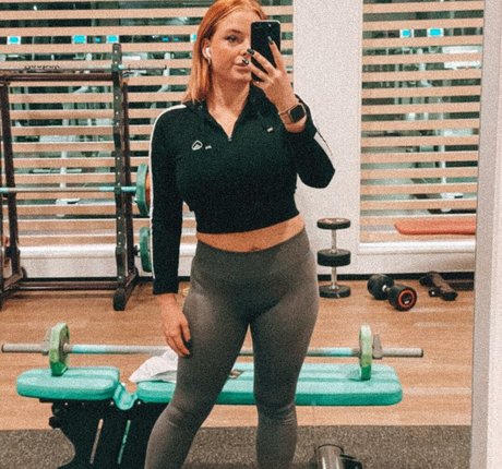 Sarah Neuhaus star sex image