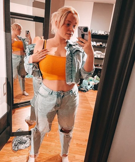 Sarah Neuhaus hot model archive