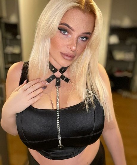 Sarah Neuhaus pornstar xxx photos