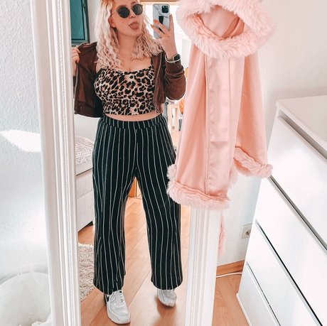 Sarah Neuhaus pornstar sex archive