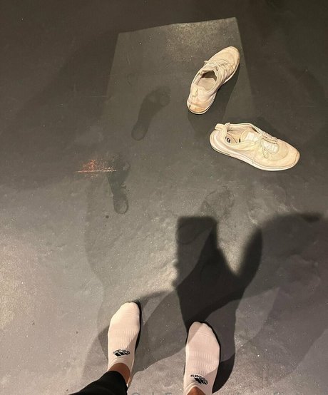 gymfeetgirl pornographic model photo