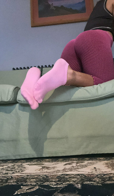 gymfeetgirl naked actress photos