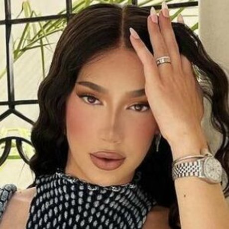 James Charles perfect star img