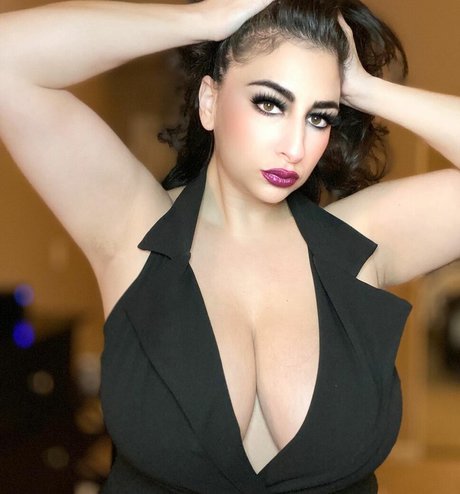 Arikittee erotic star pictures