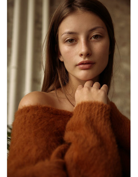 Ellie Weston nudes model img