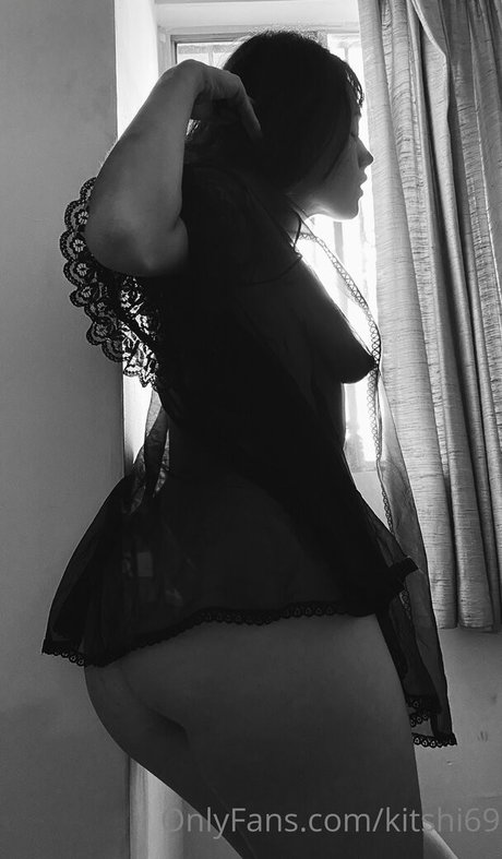 kitshi69 model erotic image