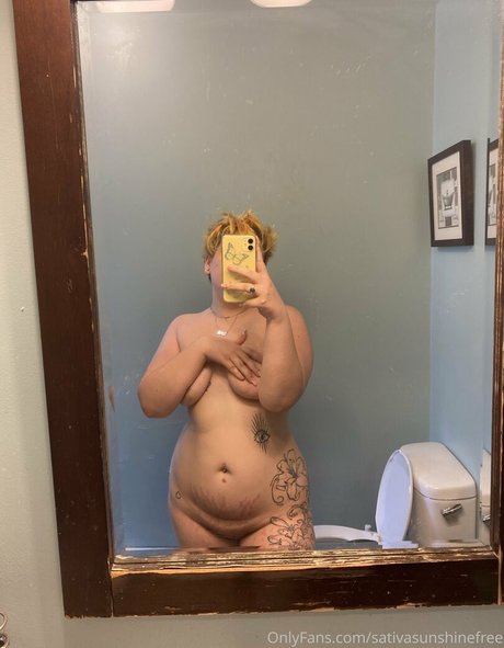 sativasunshinefree pornstar sexy photos