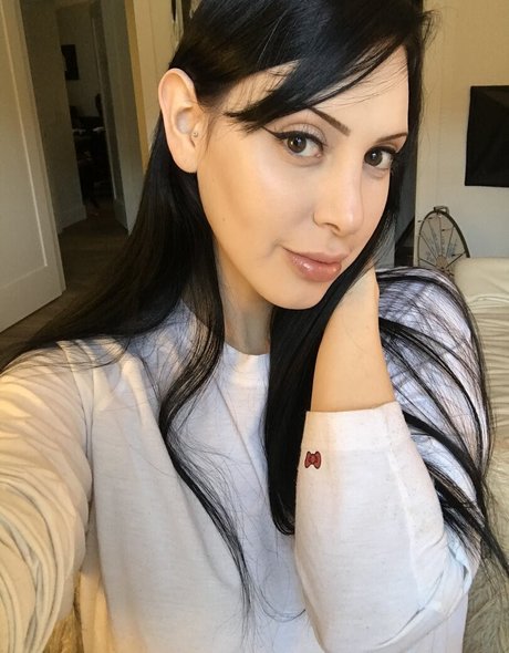 cambriecain adult actress gallery