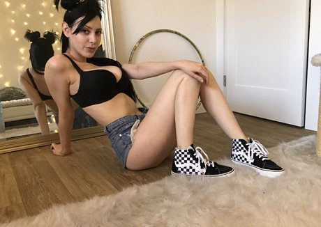 cambriecain model adult img