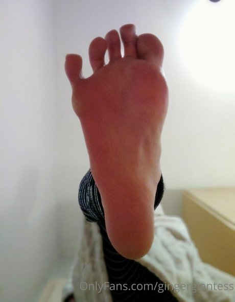 gingergiantess adult model gallery