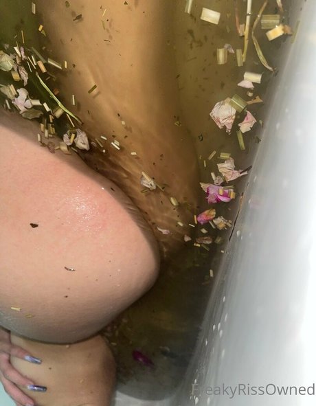 freakyriss sexy pornstar image