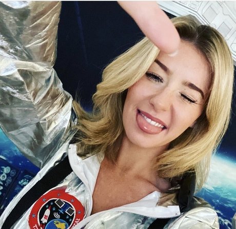 Creative Calm ASMR xxx star image