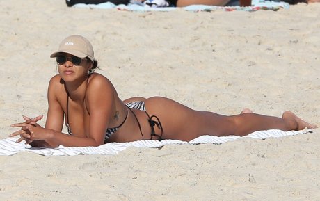 Lais Ribeiro star naked gallery