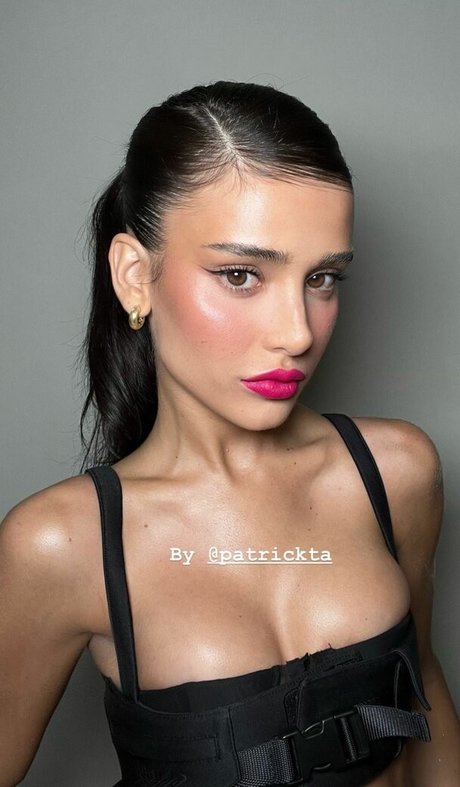 Livia Nunes Marques xxx pornstar galleries