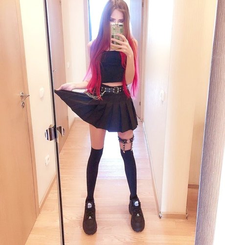 druggkittyy model pretty picture