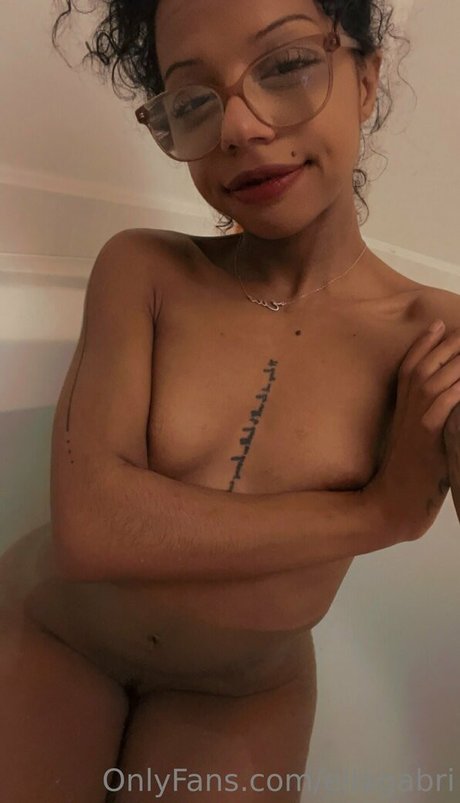 ellagabri adult model img