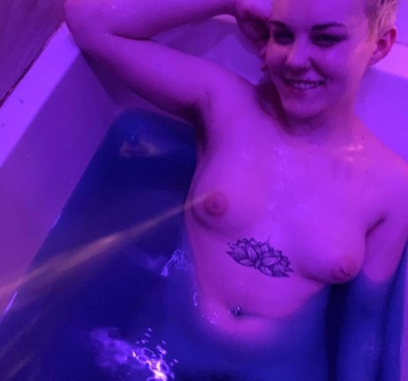 peachcreamzzz free actress galleries