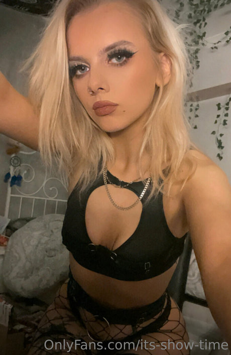 its show time free star img