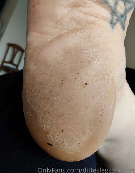 ditteslegsandfeet pornstar pretty pic