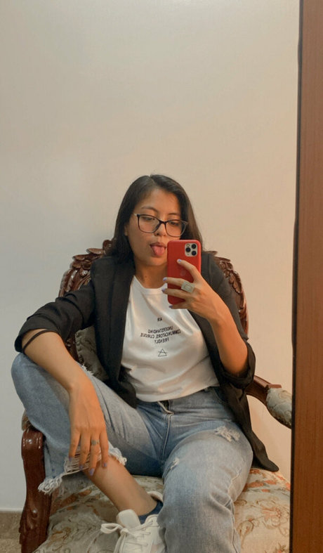 lis 07 model nudes images