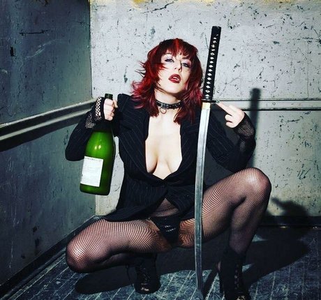 Mandy Cat Kitana model naked gallery