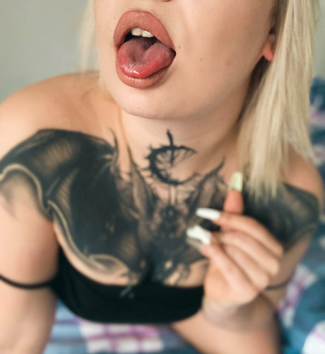 bat gyal high quality model photo