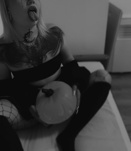 bat gyal model exclusive gallery