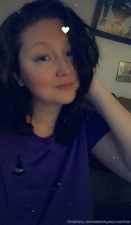 alexiskylecurvesfree nice pornstar image