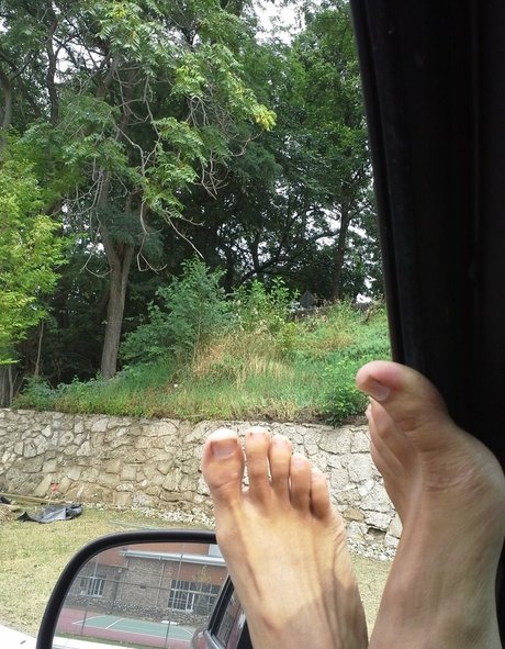 barefeeticus star porn picture