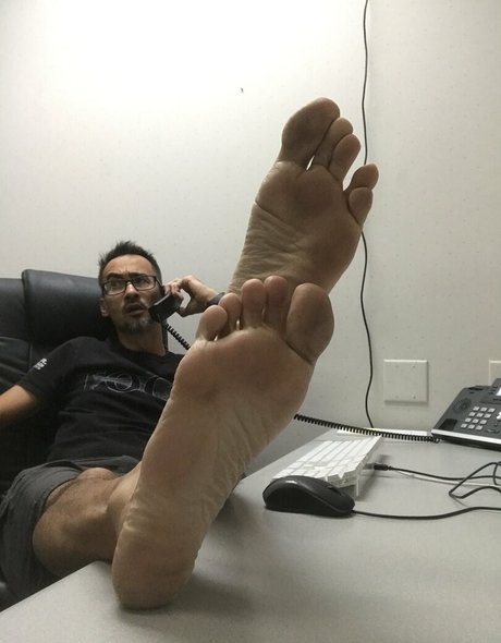 barefeeticus model pic