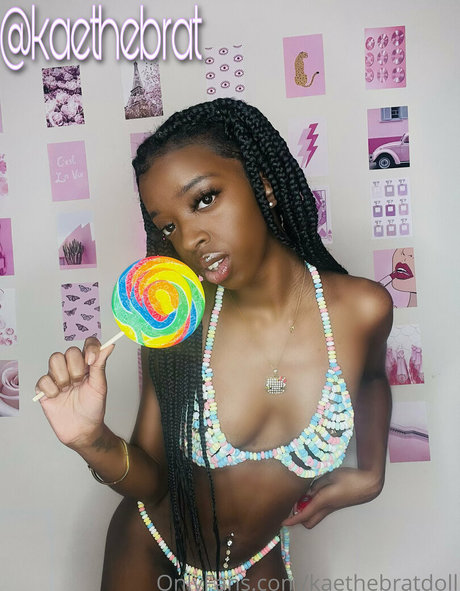 kaethebratdoll star naked photo