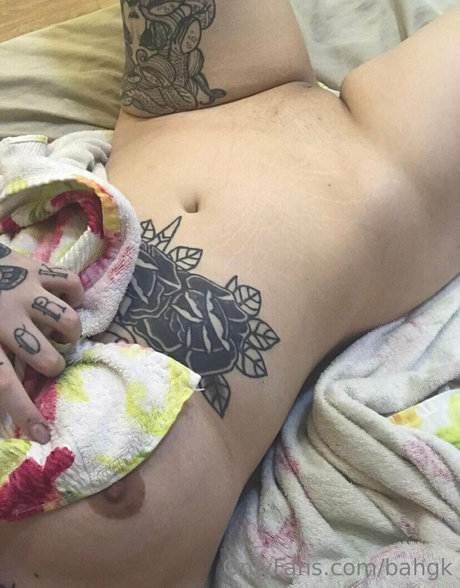 bahgk naked model gallery