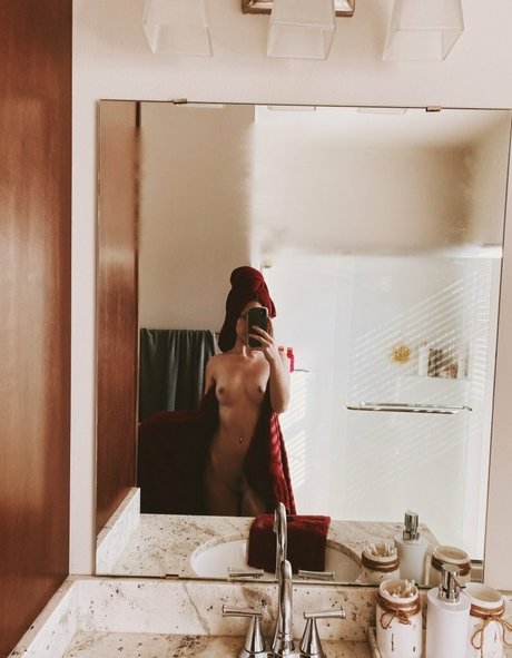 rosycheekzz model pic