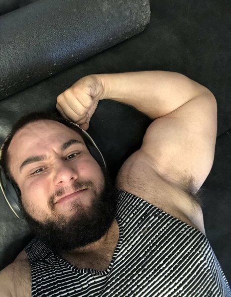 beefybull pornstar naked pic