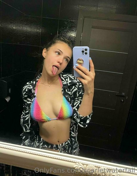 scarletwaterfall hot actress pic