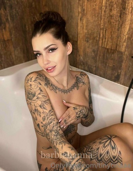 tinytinaaa sexy model images