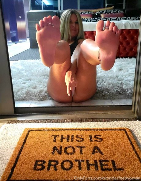 babe brunette onlyfans sexy nude picture