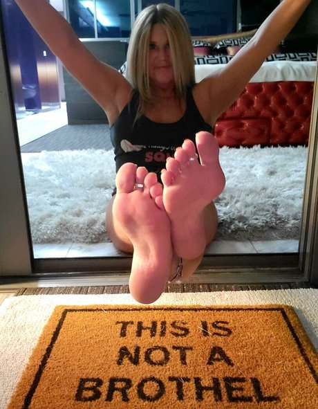 wonderfeetwoman star erotic pic