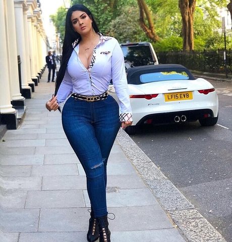 Graciela Montes star beautiful galleries