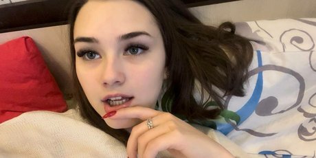 ROSEVNVunofficial hot model gallery